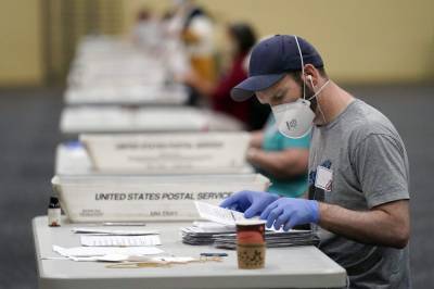 Donald Trump - Joe Biden - Election officials scramble to count ballots in key states - clickorlando.com - city Atlanta