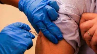 Simon Stevens - UK doctors on standby for potential coronavirus vaccine rollout before Christmas - livemint.com - Britain