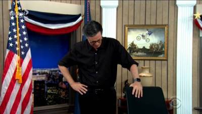 Donald Trump - Stephen Colbert - U.S. election: Stephen Colbert breaks down over Trump’s White House speech - globalnews.ca