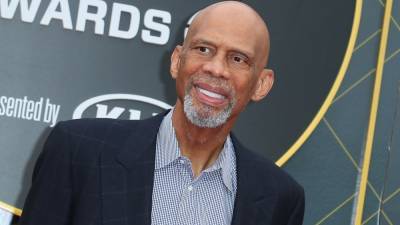 Kareem Abdul-Jabbar Reveals Battle With Prostate Cancer and Racial Inequality in Health Care - etonline.com - Usa