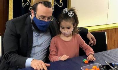 Hanukkah celebrations during COVID-19 pandemic - globalnews.ca