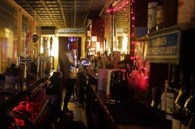 New York City bars, restaurants pursue adaptation to survive - clickorlando.com - New York
