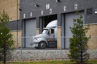 Trucks with first COVID-19 vaccine in US get ready to roll - clickorlando.com - Usa - state Michigan