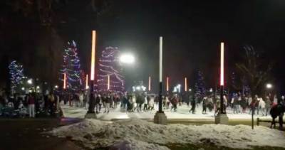 Chris Mackie - Video capturing 150 skaters on crowded ice rink in London, Ont., prompts greater monitoring - globalnews.ca - city London - county Middlesex
