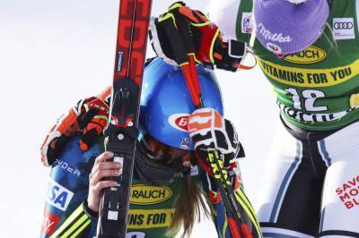 Mikaela Shiffrin - Mikaela Shiffrin wins emotional World Cup giant slalom race - clickorlando.com - Usa - France