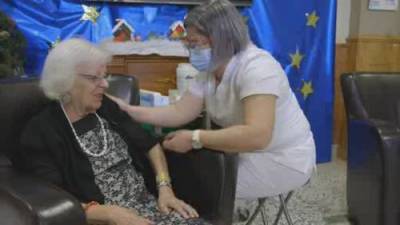 Quebec rolls out COVID-19 vaccines to long-term care residents - globalnews.ca