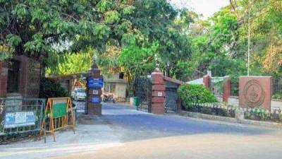 J.Radhakrishnan - Why Dalit - IIT Madras: 183 students tested Covid-19 positive from 1 Dec, campus shut for now - livemint.com - India - city Chennai