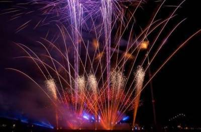 SeaWorld Orlando celebrates the season with new holiday fireworks show - clickorlando.com - Usa