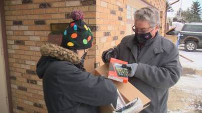 Regina woman collecting laptops, tablets for kids who need them for online learning - globalnews.ca