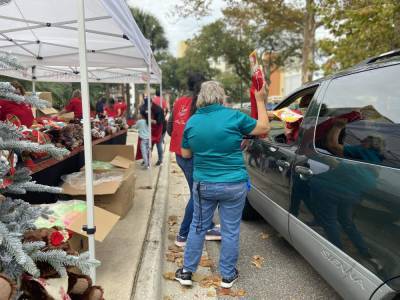 ‘It’s a great blessing:’ Angel Tree distribution takes on new meaning in 2020 - clickorlando.com - state Florida
