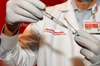 Andrew Cuomo - Cuomo says 80,000 doses of coronavirus vaccine will go to NY nursing homes - foxnews.com - New York