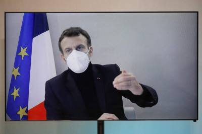 Emmanuel Macron - Virus-stricken Macron at presidential retreat with fever - clickorlando.com - France