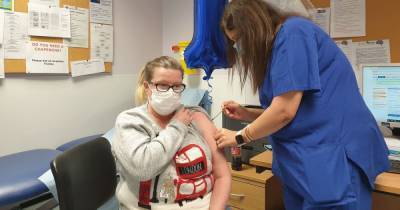 A shielding nurse hopes the Covid-19 vaccine will get her back on the frontline - manchestereveningnews.co.uk