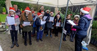 Care home staff in tears after school children visit to sing them Christmas carols - mirror.co.uk - city Sheffield