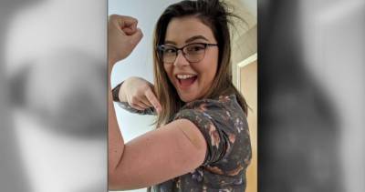‘I couldn’t stop smiling’: Edmonton nurse shares COVID-19 vaccine experience - globalnews.ca
