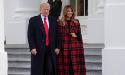 Donald J.Trump - Melania Trump - Merry Christmas - First Lady Melania Trump and President Trump twin in tuxedos for 2020 Christmas portrait - us.hola.com