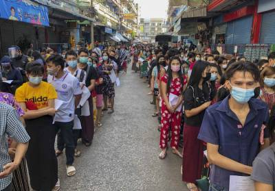 Thousands line up for tests amid Thailand virus outbreak - clickorlando.com - Thailand - city Bangkok