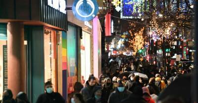 'Shopmageddon' as thousands of shoppers queue for miles following Tier 4 announcement - manchestereveningnews.co.uk - city London