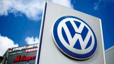 Volkswagen facing 'massive' shortage of electronic parts - livemint.com - China - Usa