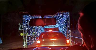 Drive-thru Santa's grotto "shambolic disappointment" as kids 'forced to urinate by cars' - mirror.co.uk - county Hall - city Santa