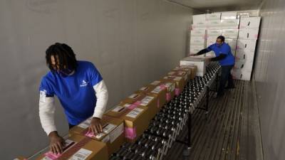 Shipments begin for Moderna's COVID-19 vaccine - fox29.com - state Mississippi - county Branch - city Memphis