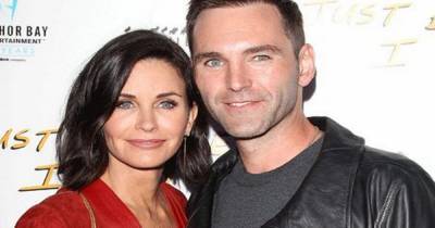 Courteney Cox - Johnny Macdaid - Courteney Cox 'reunites with fiancé Johnny McDaid in UK' after 9 months apart - ok.co.uk - Britain - Ireland
