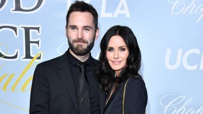Courteney Cox - Johnny Macdaid - Courteney Cox and Johnny McDaid Reunite in Person After 9 Months Apart: Watch - etonline.com - Ireland - county Person