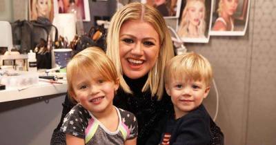 Kelly Clarkson - Brandon Blackstock - Kelly Clarkson shares sweet way her children are helping her through heartbreak - msn.com - Los Angeles - state California