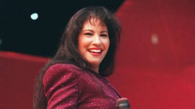 Selena to Be Honored With Posthumous Lifetime Achievement Award at 2021 GRAMMYs - etonline.com