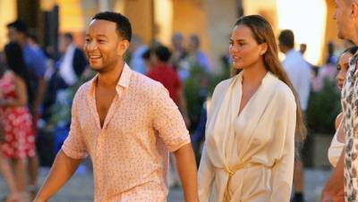 John Legend - Chrissy Teigen - Chrissy Teigen Goes Hiking In A Plunging Black Swimsuit With John Legend During Much Needed Vacation - hollywoodlife.com - France