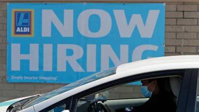 US weekly jobless claims fall; consumer spending drops in Nov amid Covid surge - livemint.com - Usa