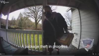 Oregon homeowner's quick thinking leads police to suspected porch pirate - fox29.com - state Oregon