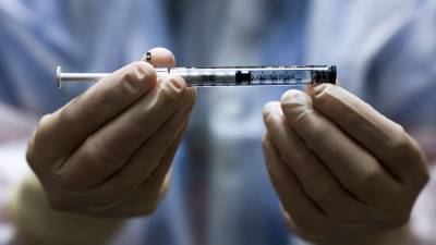 Health care worker in NYC has serious allergic reaction to coronavirus vaccine - fox29.com - New York
