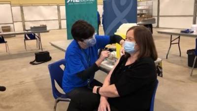 Coronavirus: Registered nurse becomes first person in London, Ont., to receive Pfizer’s COVID-19 vaccine - globalnews.ca - city London
