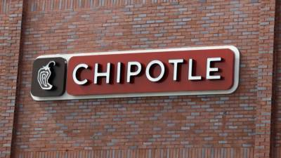 Chipotle not requiring workers to get COVID-19 vaccine, but will ‘strongly encourage it’ - fox29.com