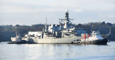 Royal Navy warship crew must isolate for Christmas after Covid outbreak - mirror.co.uk - Britain