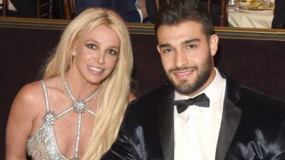 Britney Spears - Sam Asghari - Britney Spears' Boyfriend Sam Asghari Ends Quarantine After Testing Positive for COVID-19 - etonline.com