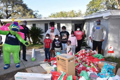 Christmas Eve - Orlando Magic give Christmas gifts to woman who lost 3 family members to COVID-19 - clickorlando.com - state Florida - county Orange