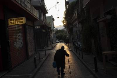 No cafes, no tourists: Virus empties streets of old Athens - clickorlando.com - Greece - city Athens - Athens