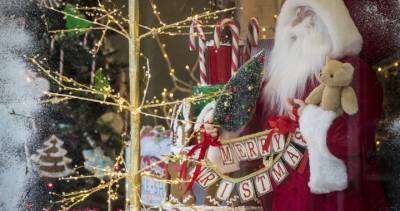 Dinner with mannequins, virtual Santa: How Canadians are spending COVID Christmas - globalnews.ca - Britain - Canada - city Columbia, Britain - city Santa