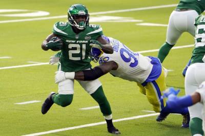 Frank Gore - Adam Gase - Jets' Gore out with bruised lung, playing future uncertain - clickorlando.com - New York - city New York - county Cleveland - county Brown