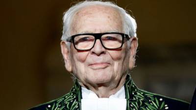 Pierre Cardin, French fashion designer and licensing pioneer, dies at 98 - fox29.com - France - city Paris