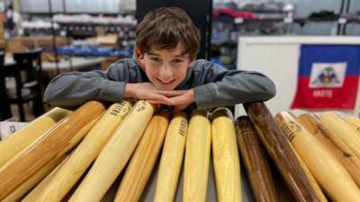 Iowa boy selling baseball bats from fallen trees to help storm victims - fox29.com