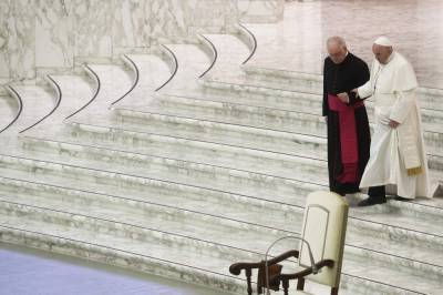 Matteo Bruni - Back pain causes pope to skip Vatican New Year's ceremonies - clickorlando.com - county Day - Vatican - city Vatican - county Pope