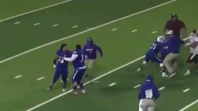 Video shows high school football player attacking referee after getting ejected from game - clickorlando.com - county San Juan