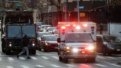 Emergency services at ‘breaking point’ amid COVID-19 pandemic, ambulance group warns HHS - fox29.com - Usa - city New York - Los Angeles