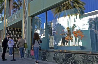 VIRUS TODAY: California faces closures; jobless cutoff looms - clickorlando.com - Usa - state California - San Francisco - city Moscow