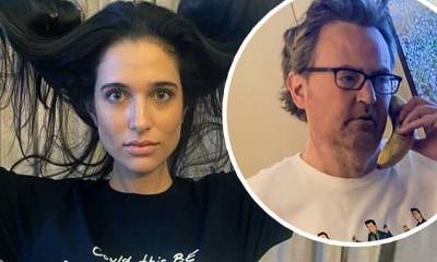 Matthew Perry - Chandler Bing - Molly Hurwitz - Matthew Perry has fiancée Molly Hurwitz model Friends-inspired t-shirt for COVID-19 relief charity - dailymail.co.uk