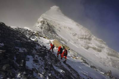 Xi Jinping - News Agency - China, Nepal say Everest a bit higher than past measurements - clickorlando.com - China - city Beijing - Nepal