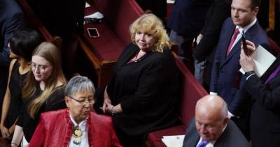 Senator introduces motion to give Lynn Beyak the first-ever boot from Senate - globalnews.ca